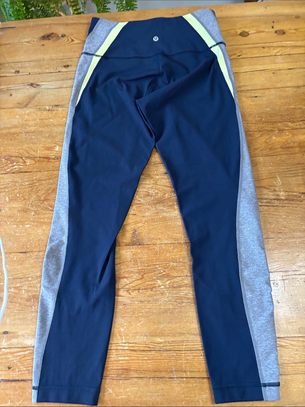 lululemon athletica Navy Leggings Kick Serve Sweat Tight Grey and yellow Size 8